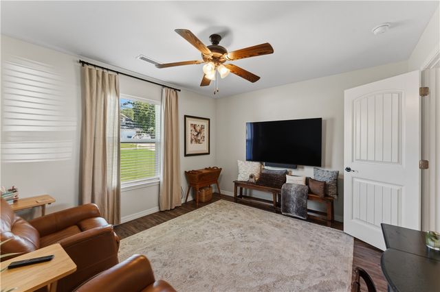 9 Hebrides Drive, Bella Vista, AR 72715