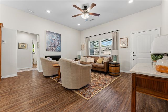 9 Hebrides Drive, Bella Vista, AR 72715
