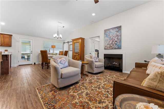 9 Hebrides Drive, Bella Vista, AR 72715