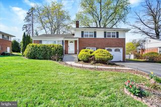 1890 NORTH DR, York, PA 17408