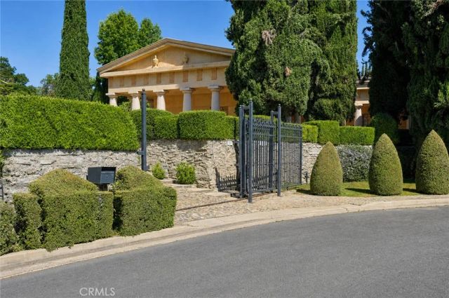 2021 W, Merced, CA 95340