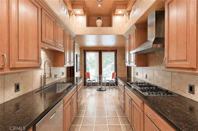 2021 W, Merced, CA 95340