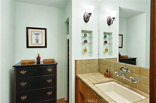 2021 W, Merced, CA 95340