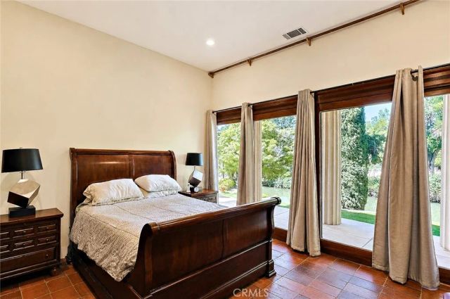 2021 W, Merced, CA 95340