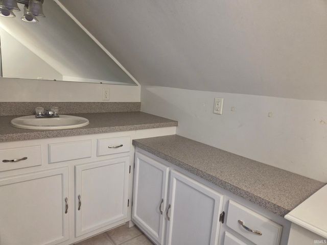 19700 Hildebrand Street, South Bend, IN 46614