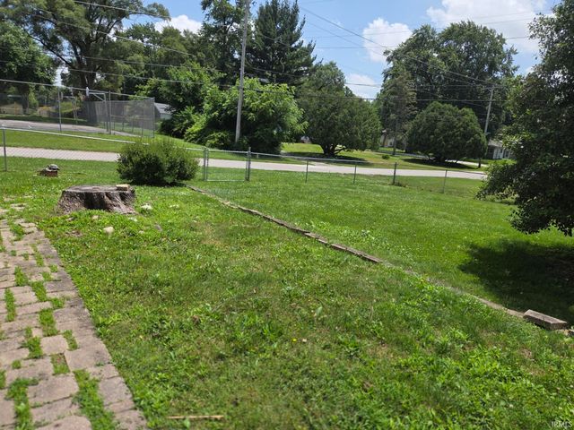 19700 Hildebrand Street, South Bend, IN 46614