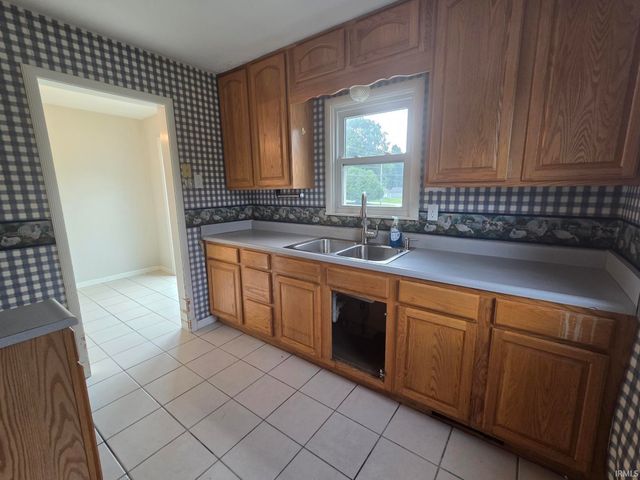 19700 Hildebrand Street, South Bend, IN 46614