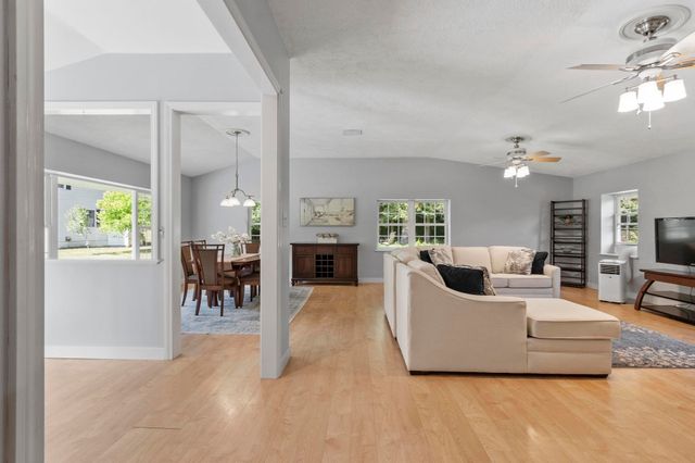 2 Reed Lane, Littleton, MA 01460