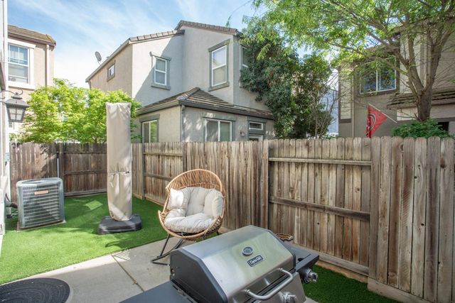 5012 Wuthering Ave, Sacramento, CA 95823