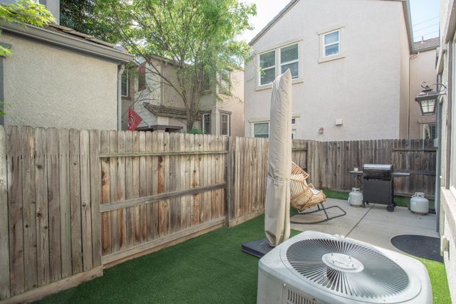 5012 Wuthering Ave, Sacramento, CA 95823