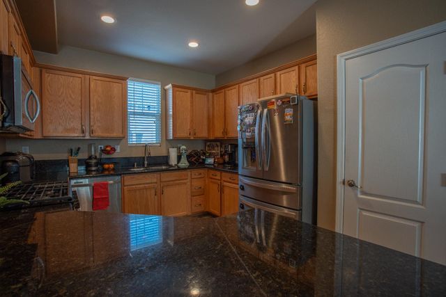 5012 Wuthering Ave, Sacramento, CA 95823