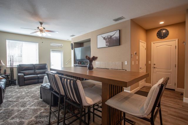 5012 Wuthering Ave, Sacramento, CA 95823