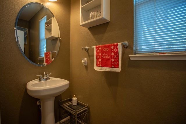 5012 Wuthering Ave, Sacramento, CA 95823