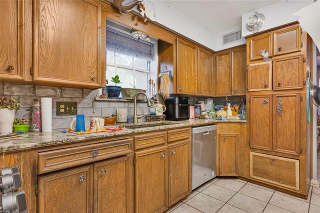 505 Oak Drive, Friendswood, TX 77546