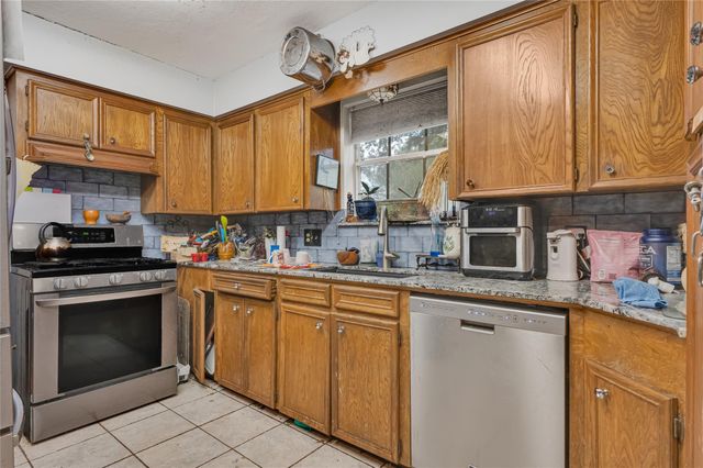 505 Oak Drive, Friendswood, TX 77546