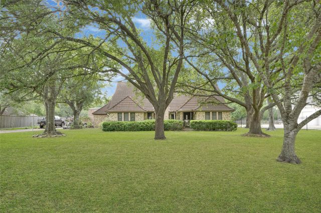 505 Oak Drive, Friendswood, TX 77546