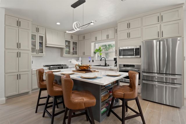 1500 Travis Circle S, Irving, TX 75038