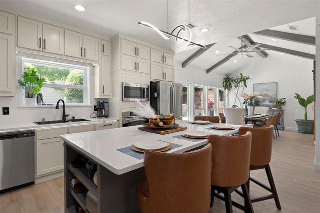 1500 Travis Circle S, Irving, TX 75038
