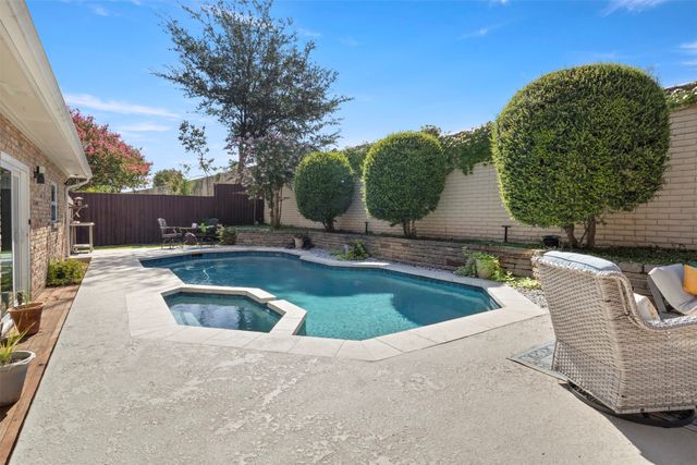 1500 Travis Circle S, Irving, TX 75038