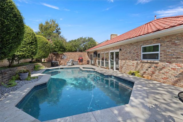 1500 Travis Circle S, Irving, TX 75038