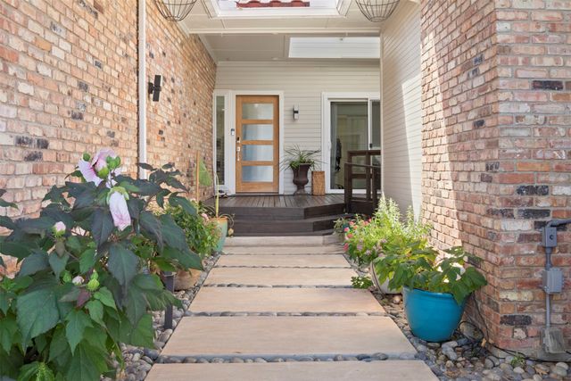 1500 Travis Circle S, Irving, TX 75038