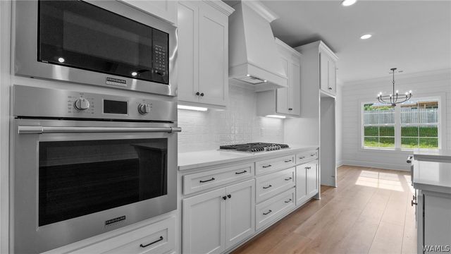 13941 Glenview Drive, Northport, AL 35475
