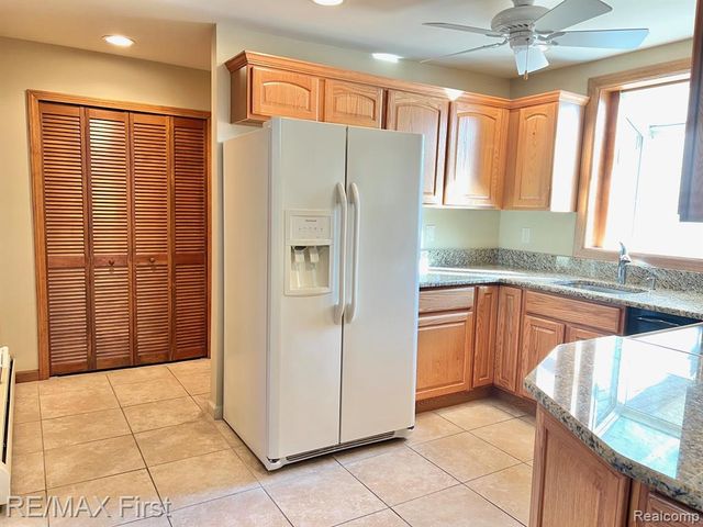 1203 Woodsboro Drive, Royal Oak, MI 48067