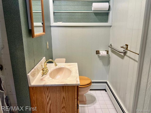 1203 Woodsboro Drive, Royal Oak, MI 48067