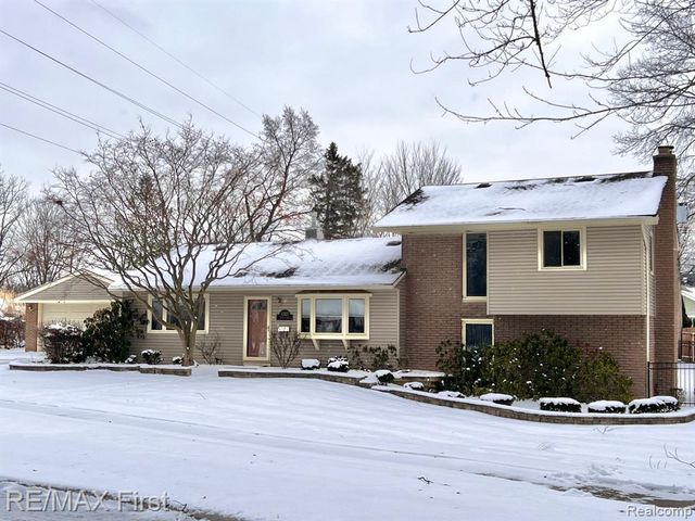 1203 Woodsboro Drive, Royal Oak, MI 48067