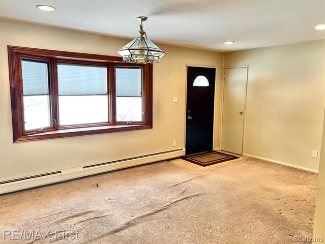 1203 Woodsboro Drive, Royal Oak, MI 48067