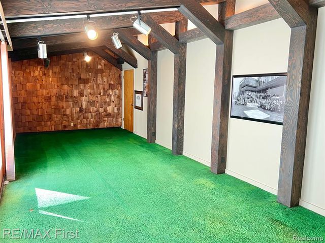 1203 Woodsboro Drive, Royal Oak, MI 48067