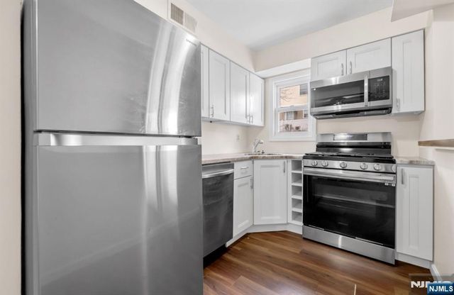 349 Gorge Road, Cliffside Park, NJ 07010