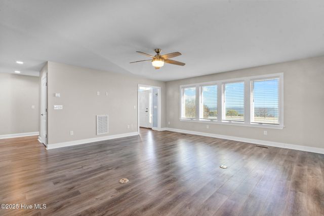 1055 Waterlily Road, Coinjock, NC 27923