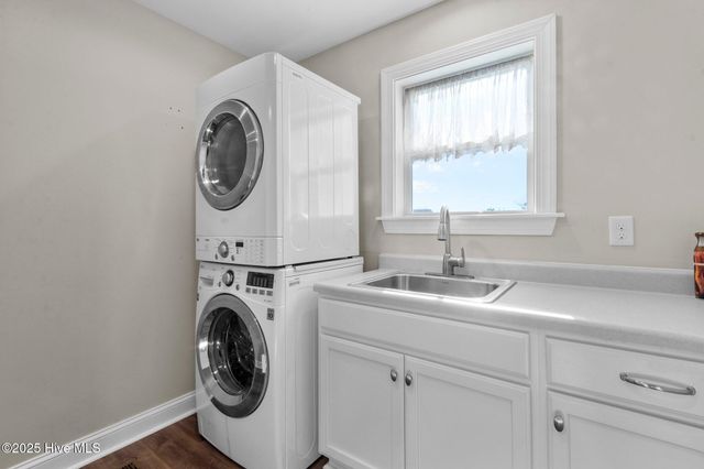 1055 Waterlily Road, Coinjock, NC 27923