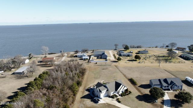 1055 Waterlily Road, Coinjock, NC 27923