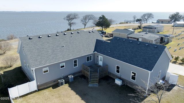 1055 Waterlily Road, Coinjock, NC 27923