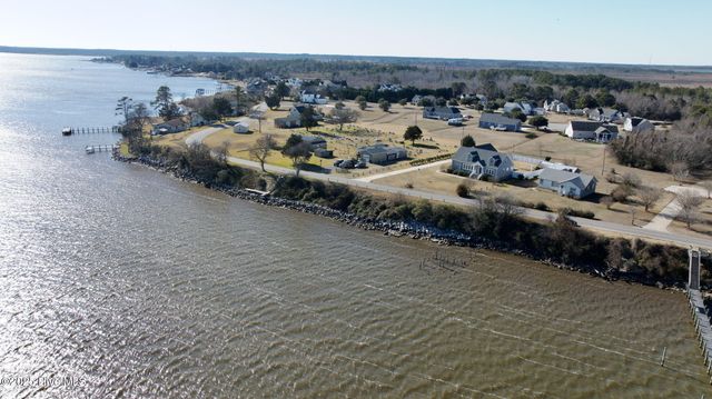 1055 Waterlily Road, Coinjock, NC 27923