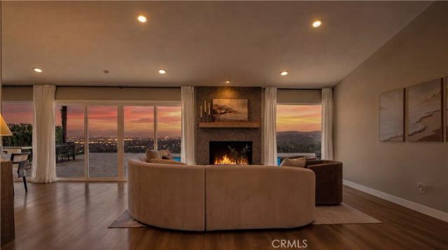 6030 Maury Avenue, Woodland Hills, CA 91367