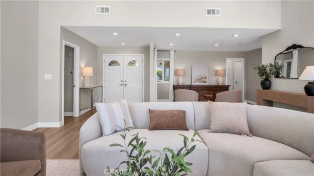 6030 Maury Avenue, Woodland Hills, CA 91367