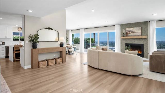 6030 Maury Avenue, Woodland Hills, CA 91367