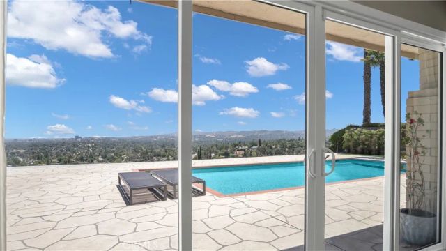 6030 Maury Avenue, Woodland Hills, CA 91367