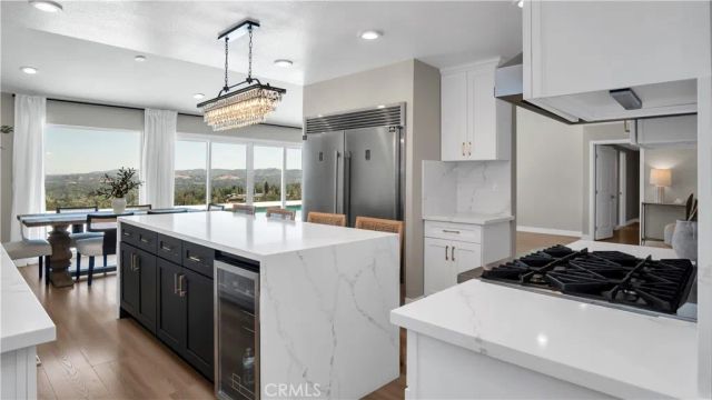 6030 Maury Avenue, Woodland Hills, CA 91367