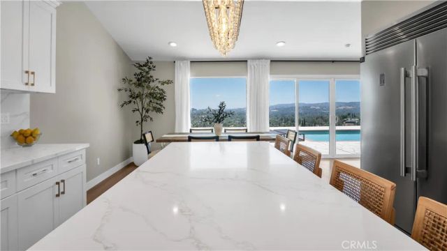 6030 Maury Avenue, Woodland Hills, CA 91367