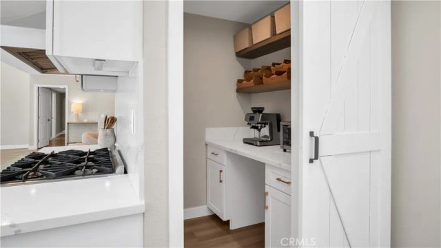 6030 Maury Avenue, Woodland Hills, CA 91367