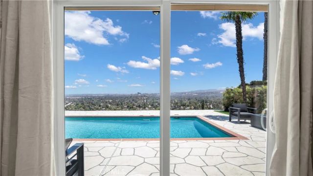6030 Maury Avenue, Woodland Hills, CA 91367
