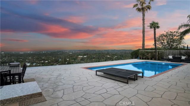 6030 Maury Avenue, Woodland Hills, CA 91367