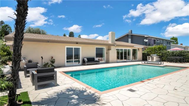 6030 Maury Avenue, Woodland Hills, CA 91367