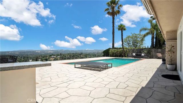 6030 Maury Avenue, Woodland Hills, CA 91367