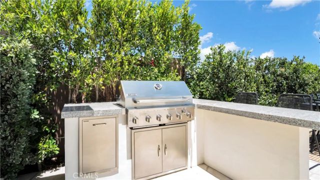 6030 Maury Avenue, Woodland Hills, CA 91367