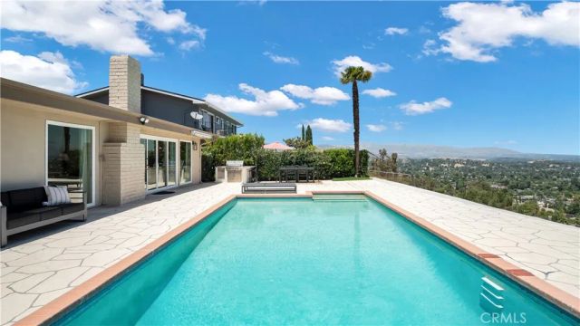 6030 Maury Avenue, Woodland Hills, CA 91367